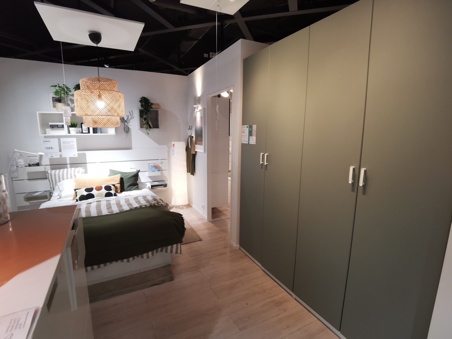 REINSVOLL PAX garderobeskap fra IKEA